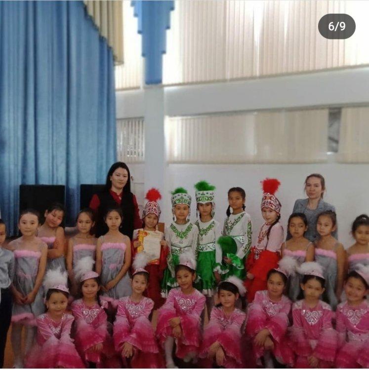 1-4 сынып оқушыларының арасында «Айгөлек» ән - би байқауы